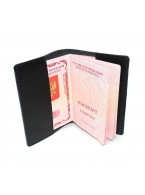 Обложка для паспорта черная кожаная Енот